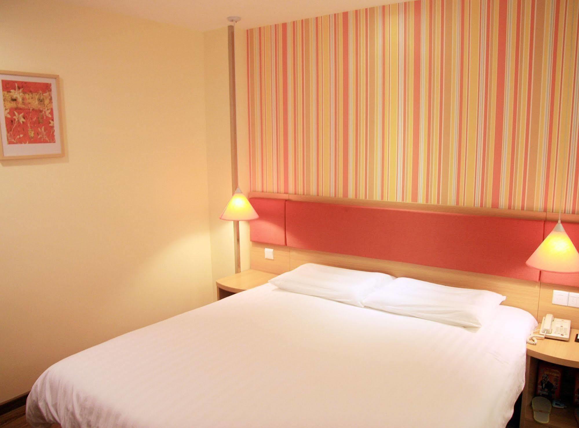 Home Inn Guangzhou Middle Jiefang Road Gongyuanqian Metro Station 광저우 외부 사진